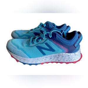 North Balance Sneakers Fresh Foam Size 5